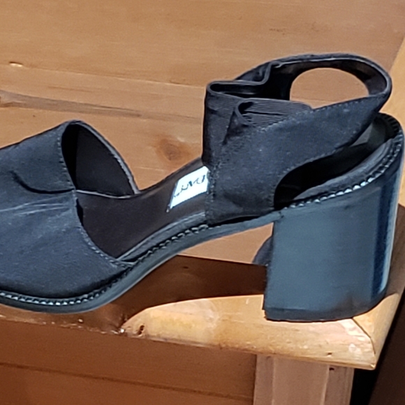 Shoes - Picture 7 of 8